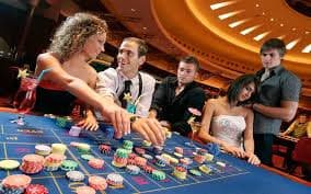 Free spin bonus round with multiplier display